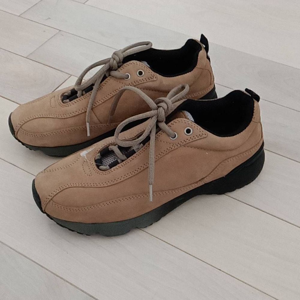 Ecco Women's French Lace Up Low Cut Comfortable Sneaker Shoes Brown Size 5.5